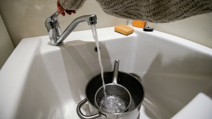 Нравится, не нравится — терпи, моя красавица: Жителям нескольких районов Ташкента продлили отключение горячей воды