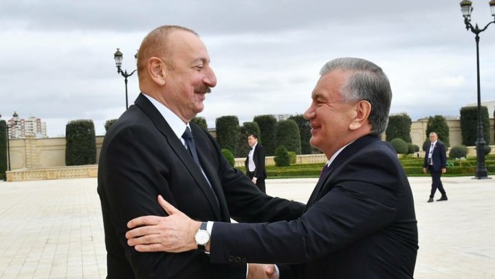 Состоялся телефонный разговор президентов Узбекистана и Азербайджана