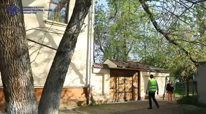 В Чирчике начнут сносить незаконные постройки на самозахваченных придомовых территориях