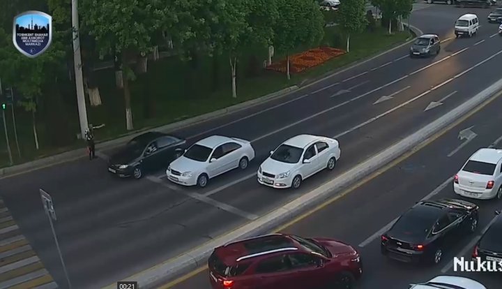 Сотрудник ДПС отрицает оскорбления в отношении Хусноры Шодиевой во время движения по Нукусской улице в Ташкенте