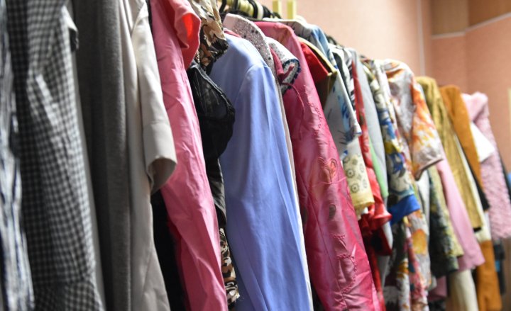 Узбекистанцы поборолись за дешевую одежду — видео