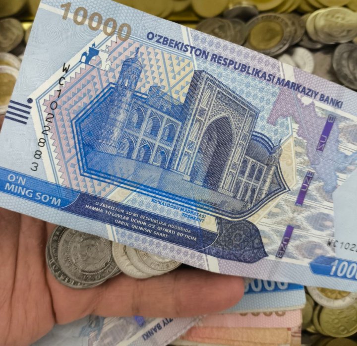Экономист рассказал, сколько денег необходимо, чтобы «поставить ребенка на ноги» в Узбекистане