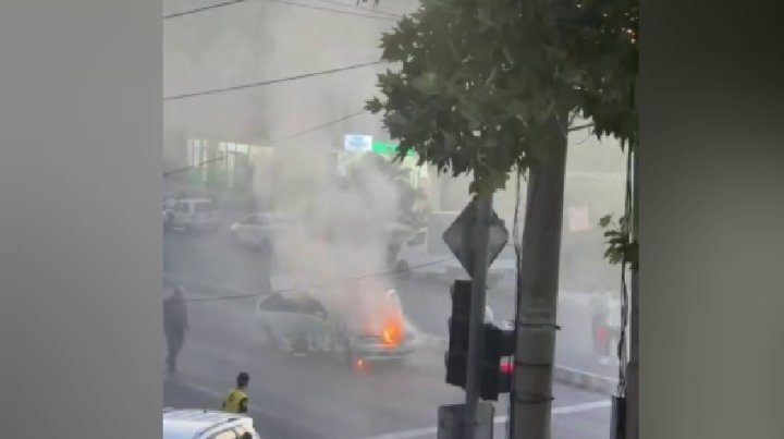 В Учтепинском районе загорелась иномарка