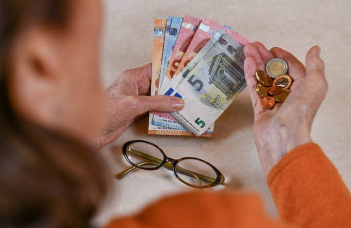 Узбекистанцам рассказали, как узнать размер своей накопительной пенсии