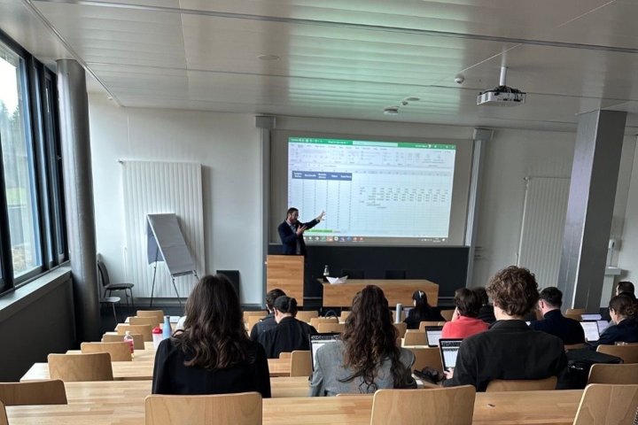 Число очных студентов в вузах Узбекистана увеличилось почти втрое