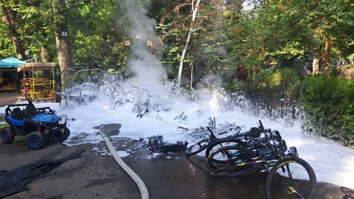 В Мирабадском районе сгорели электросамокаты