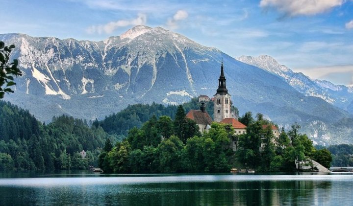 Словения «заберёт» 1,5 тыс. узбекистанцев