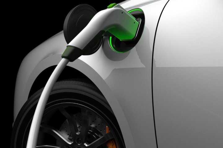 В Ташкенте число электрозаправок выросло втрое