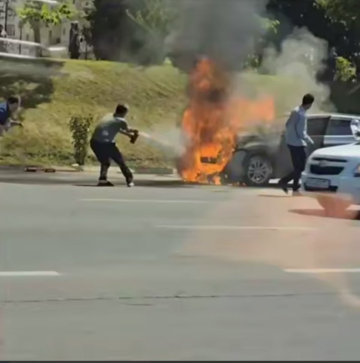 В Шайхантахурском районе загорелся автомобиль «Orlando»