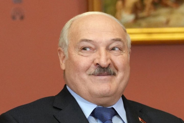 «Узбеки — наши люди»: Александр Лукашенко лично ознакомился с результатами проекта по привлечению мигрантов  в колхозы — видео