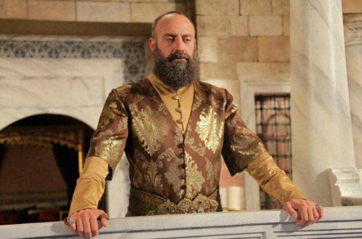 Сулейман наказан: Известный турецкий актер Халит Эргенч получил тюремный срок