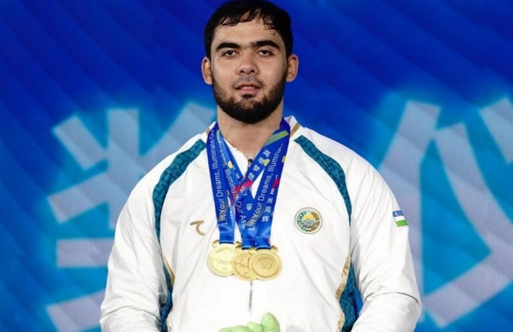 Узбекские тяжелоатлеты завоевали медали на ЧА в Китае