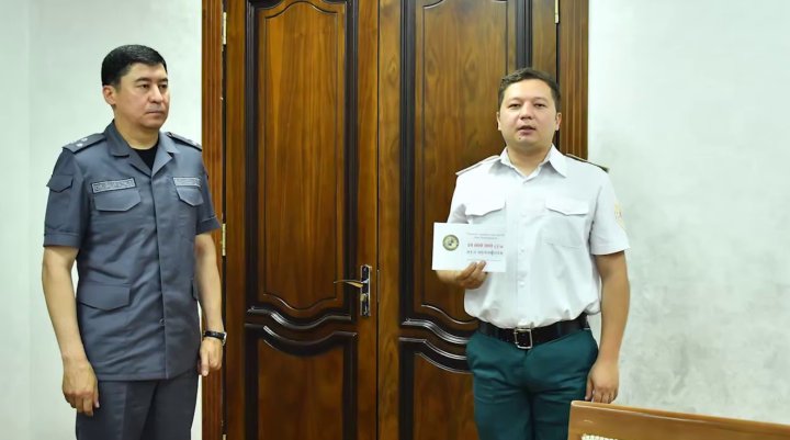 Следователь ОВД Мирабадского района получил премию за отказ от взятки