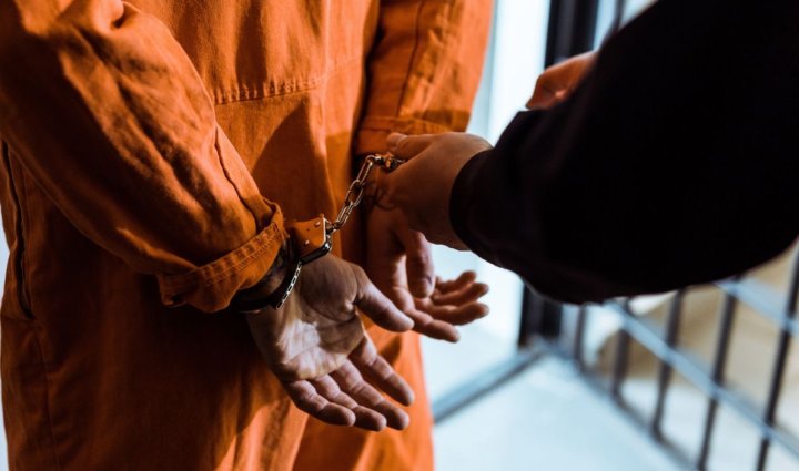 В России задержали узбекского чиновника, который украл миллионы и подделал документы