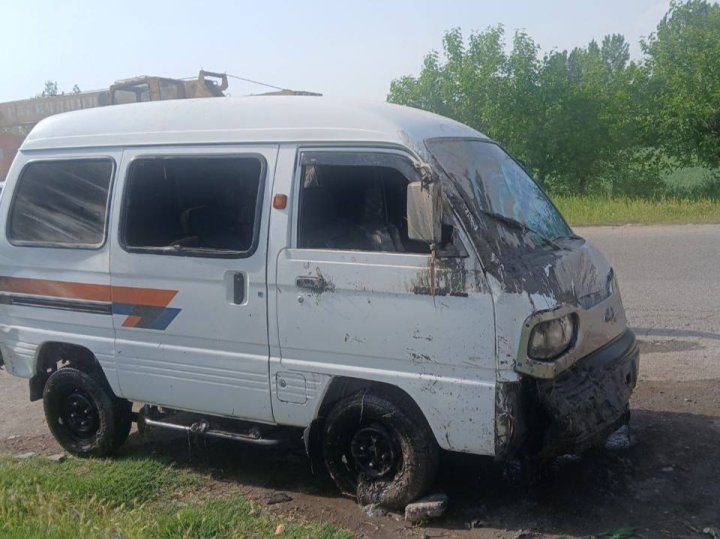 В Андижане водитель автомобиля «Damas» не справился с управлением и вылетел в кювет