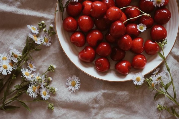 В Узбекистане цены на вишню выросли на 70%