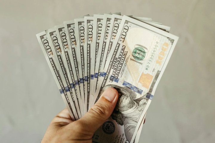 В 2024 году узбекский сум обесценился на 4,7% по отношению к доллару США