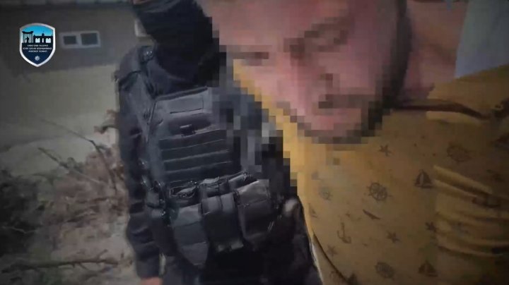 Наркоторговцы из Ферганской области задержаны при получении 4,5 тыс. долларов