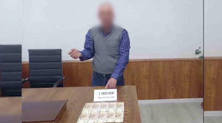 Жителю Андижанской области грозит до 5 лет лишения свободы за дачу взятки сотруднику ДПС