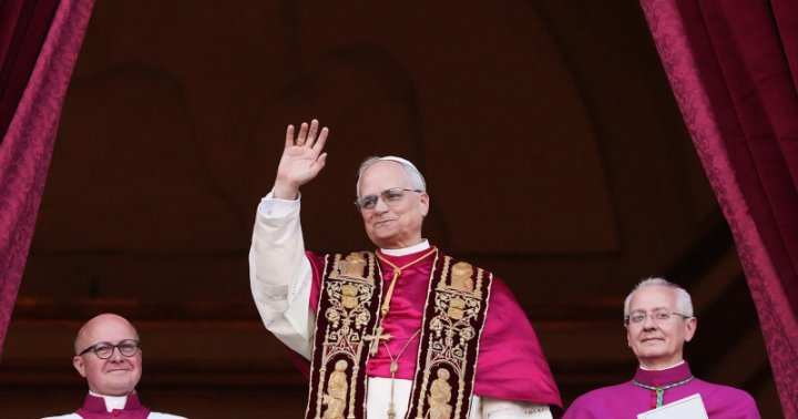 Новый Папа Римский следит за играми Элдора Шомуродова