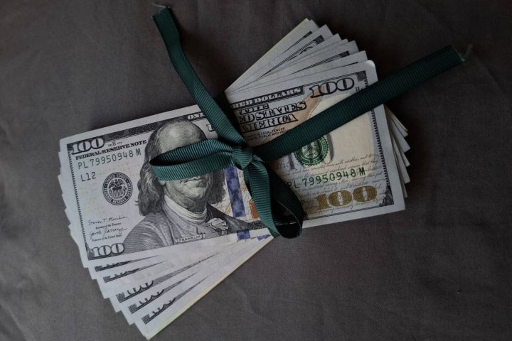 В Узбекистане впервые за долгое время вырос курс доллара