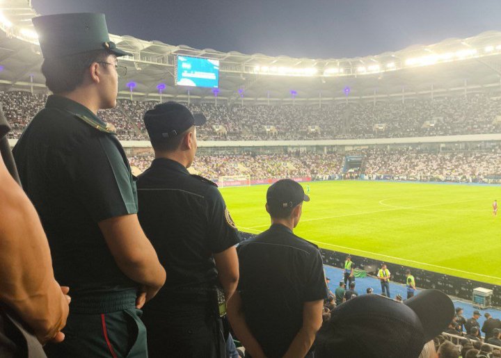 Люди без билетов и правоохранители закрывающие обзор: Что не так с матчем Узбекистан — Катар?