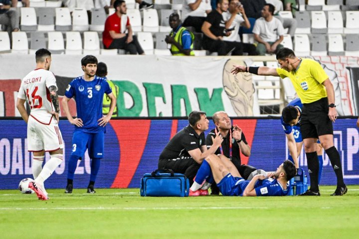 Узбекский футболист не сможет играть долгий период из-за матча с ОАЭ