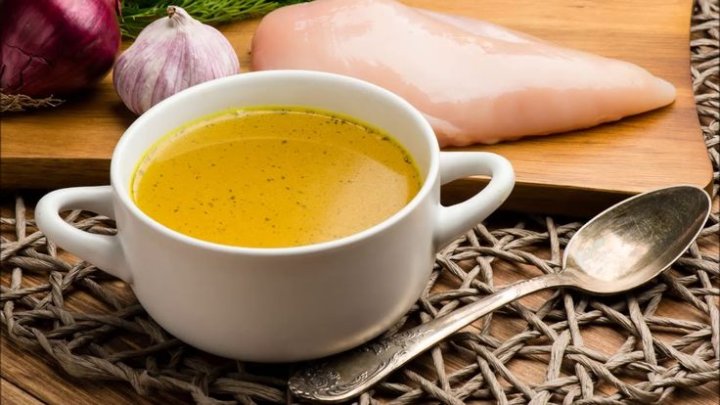Врачи предупреждают о вреде куриного бульона