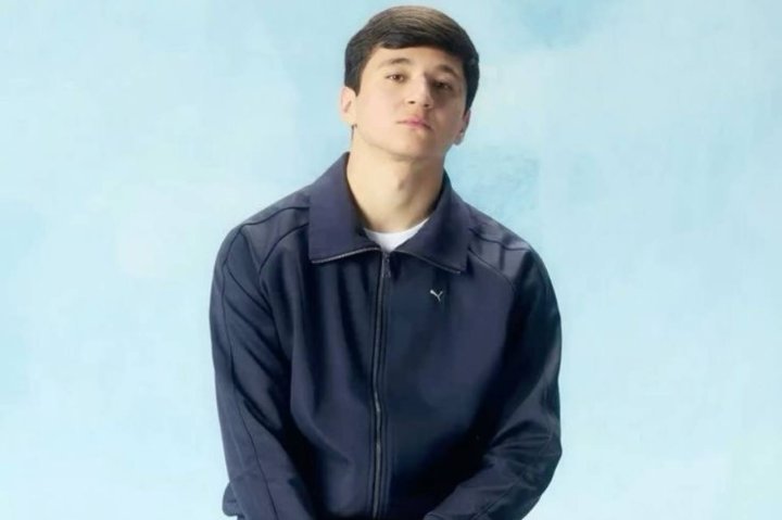 Узбекский футболист Абдукодир Хусанов удивил одноклубников из «Манчестер Сити» вокалом — видео