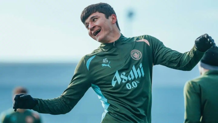 Пеп Гвардиола снова не выпустил узбекского защитника Хусанова на поле