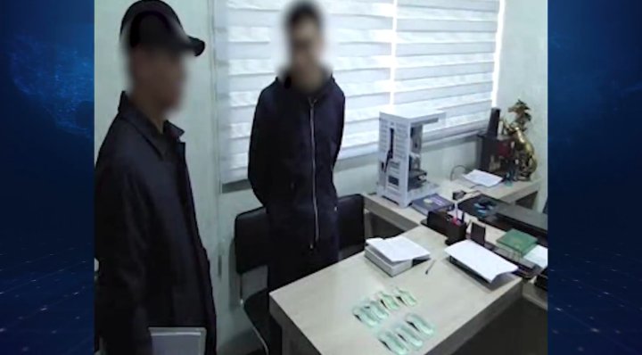 Криптоинвестор из Джизака дал взятку сотруднику органов внутренних дел