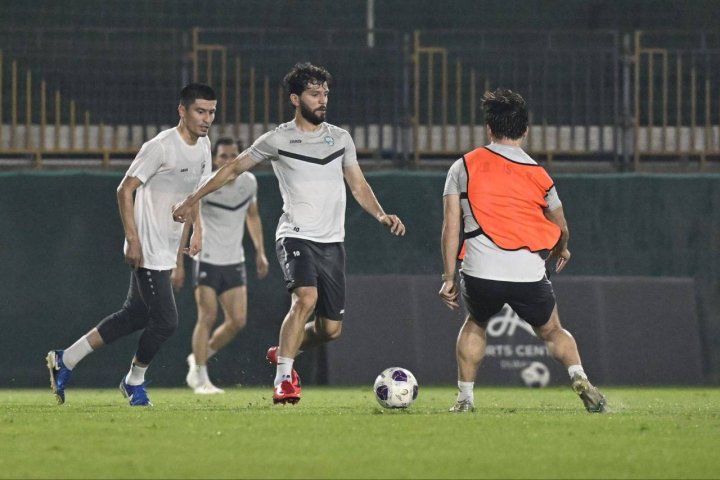 Перед матчем с ОАЭ в гостиницу сборной Узбекистана прибыл офицер