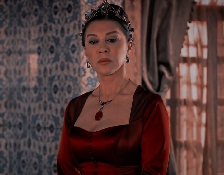 Как сейчас выглядит Валиде-султан из сериала «Великолепный век»?