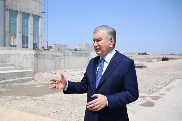 Президент Узбекистана Шавкат Мирзиёев ознакомился с ходом строительных работ в аэропорту «Ташкент — Восточный»
