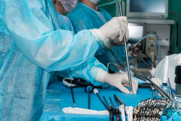 Пластический хирург в Индии «превратил» узбекистанок в индианок, чтобы помочь им скрыться от правосудия