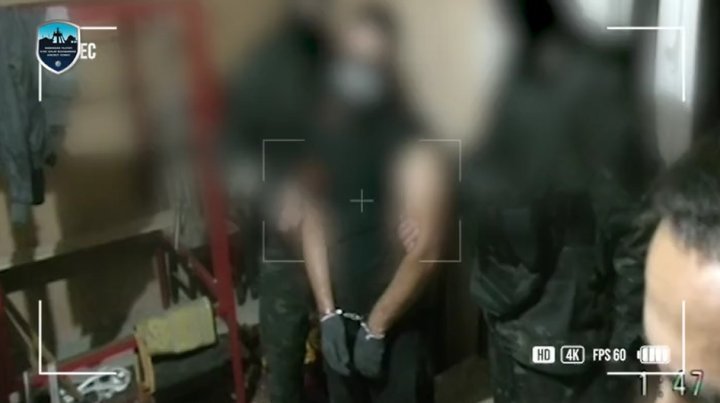 В Намангане двое мужчин совершили разбойное нападение на дом предпринимателя