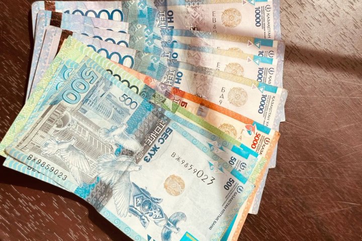 В Узбекистане вырос курс всех иностранных валют, кроме тенге