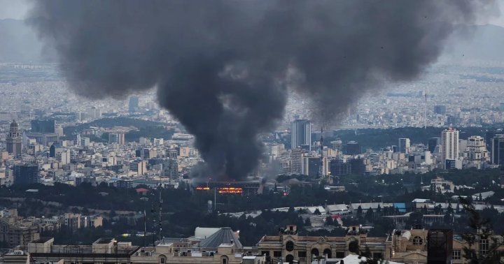 Израиль атаковал телецентр Ирана в Тегеране