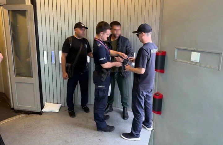 Из Польши в Узбекистан доставлен мошенник из «красного списка» Интерпола