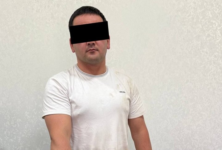 В Аккургане сотрудник палаты кадастров требовал 1 200 долларов США с гражданина за самозахваченную землю