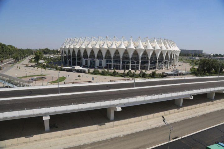 Территорию стадиона «Бунёдкор» очистили от мусора после матча с Катаром