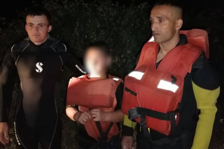 В Самарканде несовершеннолетние оказались в ловушке на берегу реки