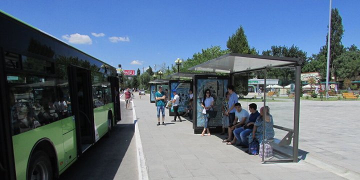 В Узбекистане выявили недостатки более чем на 2 800 автобусных остановках