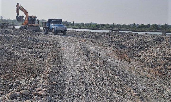 Почти 19 млн сумов штрафа заплатит водитель экскаватора в Наманганской области
