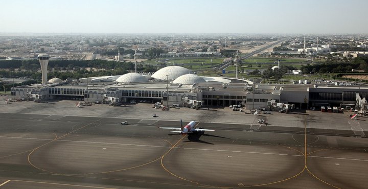 Узбекских болельщиков и журналистов почти шесть часов не пропускали через паспортный контроль в ОАЭ