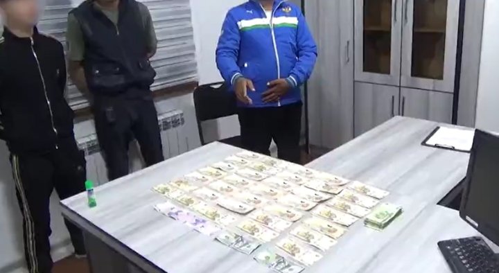 Житель Джизака дал взятку сотруднику органов внутренних дел