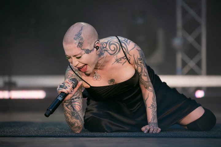 «От родственников я отказалась», — певица Наргиз о жизни в Узбекистане