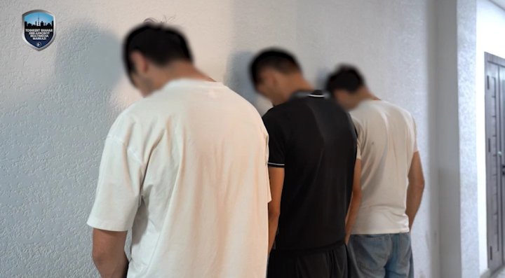 На трёх лиц, которые в Ташкенте под видом сбора пожертвований занимались мошенничеством, возбуждено уголовное дело