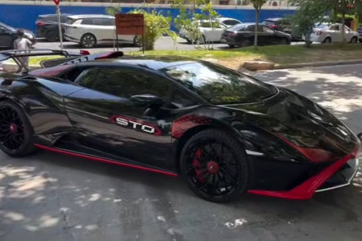 На улицах Ташкента заметили Lamborghini Huracán STO — видео