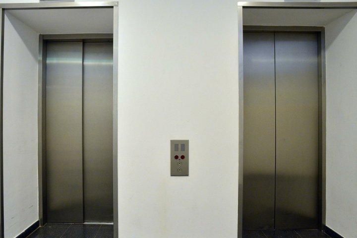 В Узбекистане вводится новая система контроля за лифтами
